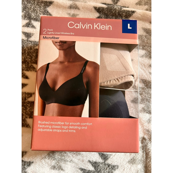 Calvin Klein Other - Women's Calvin Klein Lightly Lined Wireless Bra L Beige Black 2-Pack